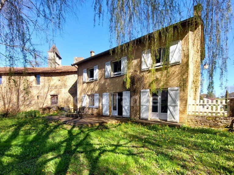 Maison au centre du village Prats du Périgord, 92m2, 4 pièces, 3 chambres, jardin, puits, grange avec fort potentiel — photo 1