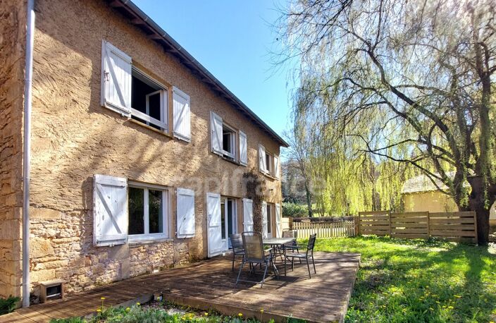 Maison au centre du village Prats du Périgord, 92m2, 4 pièces, 3 chambres, jardin, puits, grange avec fort potentiel — photo 2