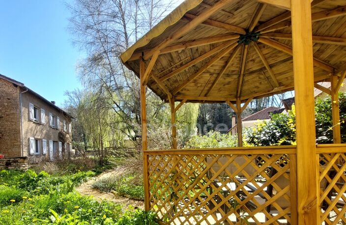 Maison au centre du village Prats du Périgord, 92m2, 4 pièces, 3 chambres, jardin, puits, grange avec fort potentiel — photo 3