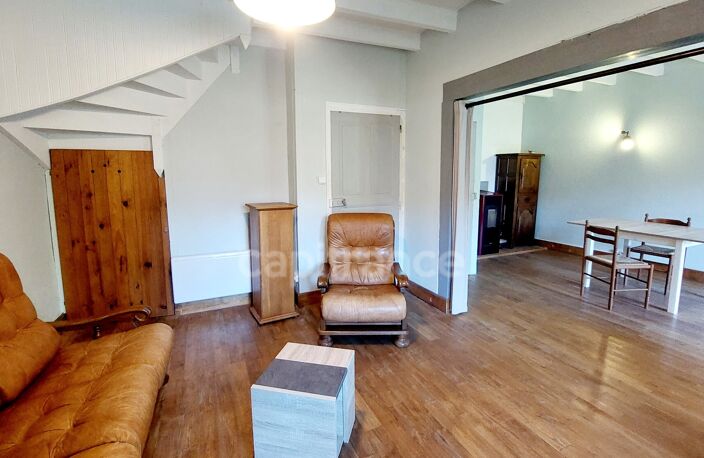 Maison au centre du village Prats du Périgord, 92m2, 4 pièces, 3 chambres, jardin, puits, grange avec fort potentiel — photo 4