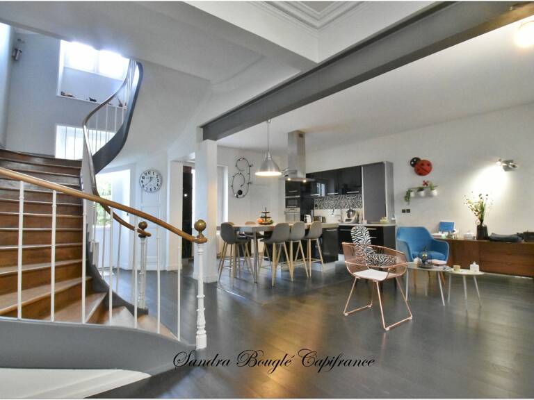 Maison à vendre 12 pièces LAVAL (53) — photo 1