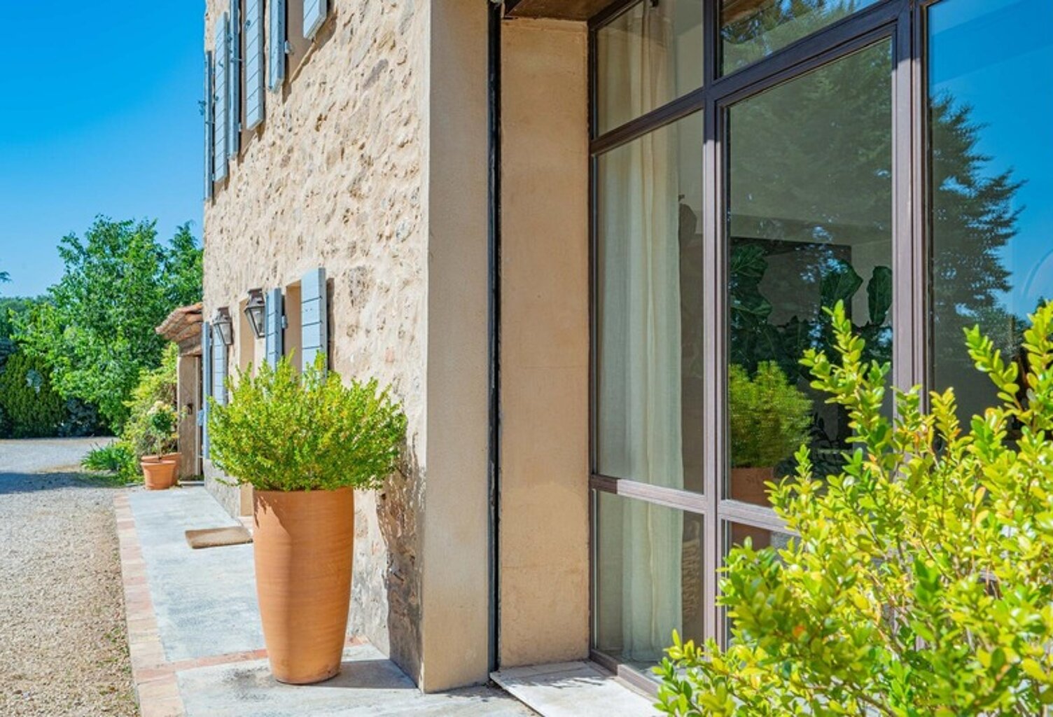 Bergerie en pierre du XVIIIᵉ siècle rénovée - 200 m² - terrain 5000 m² avec piscine - 25 min Aix-en-Provence — photo 1
