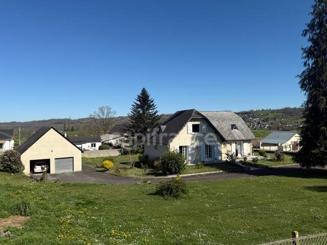 Grande maison avec dépendance sur 3460 m² de terrain — photo du bien