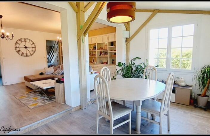 Dpt Vienne (86), Située à COUHE maison rénovée P8 d'environ 150m² - Terrain de 457 m²- commodités de PLAIN-PIED — photo 3