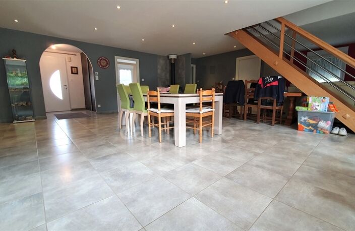 VAUVILLERS (70). Ensemble immobilier composé d'une maison d'habitation de 170m² et d'un bâtiment de 520m² — photo 5