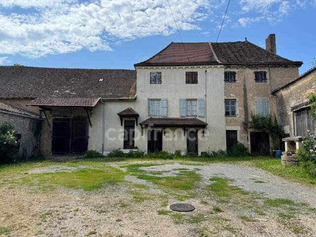 A rénover, maison ancienne à 3 minutes de Tournus — photo du bien