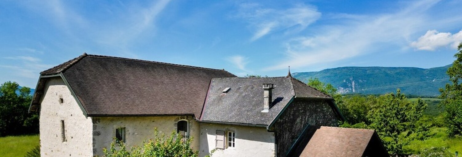 Maison 10 Pièces 256 m² à vendre à Cuzieu (01300)