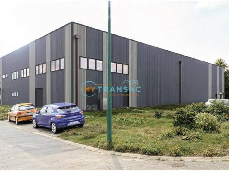 A LOUER Bâtiment indépendant de 2 753m² à Saint-Ouen-l'Aumône — photo 1