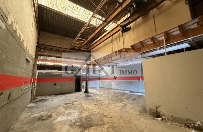 ENTREPOT BUREAUX A LOUER - 700 M² FONTENAY TRESIGNY — photo 3