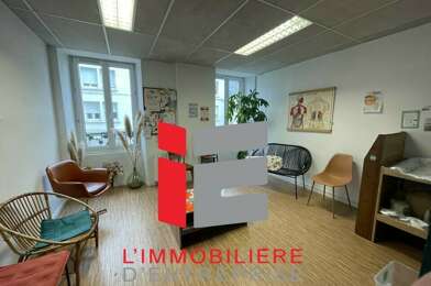 Bureau  1584 €