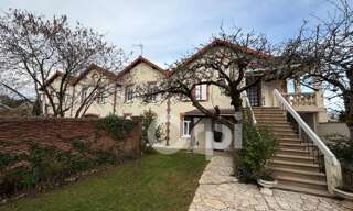 Immeuble  693 m² à vendre à Terres-de-Haute-Charente (16270)