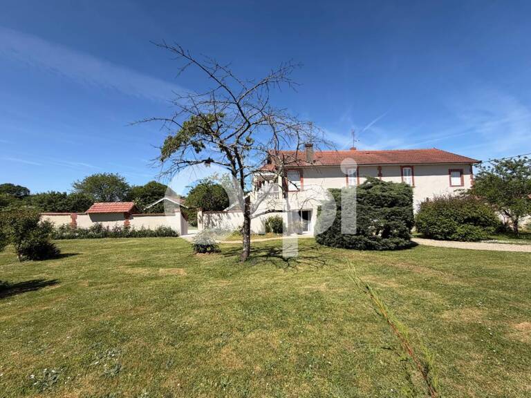 Immeuble de Rapport avec Maison et 2 garages à vendre + Terrain — photo 1