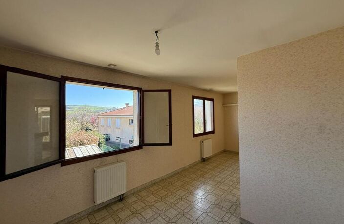 Maison sur sous-sol complet et une dépendance — photo 5