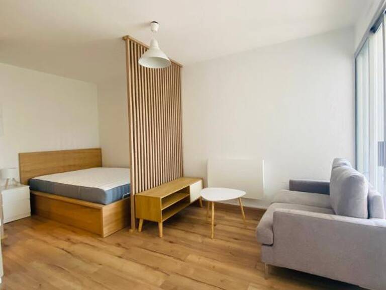 Studio meublé avec coin nuit et terrasse à louer à l'année ! — photo 1