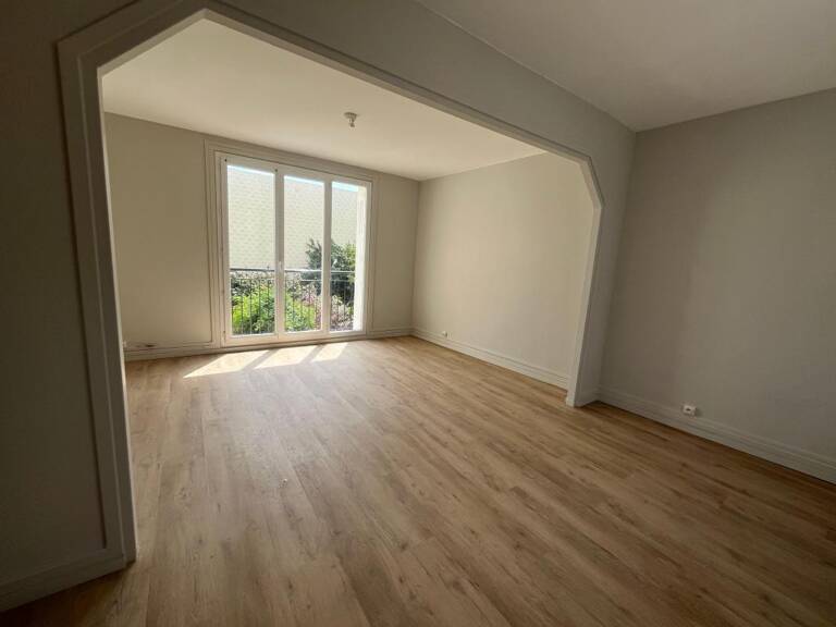 Appartement À Louer — photo 1
