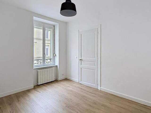 Appartement À Vendre — photo du bien