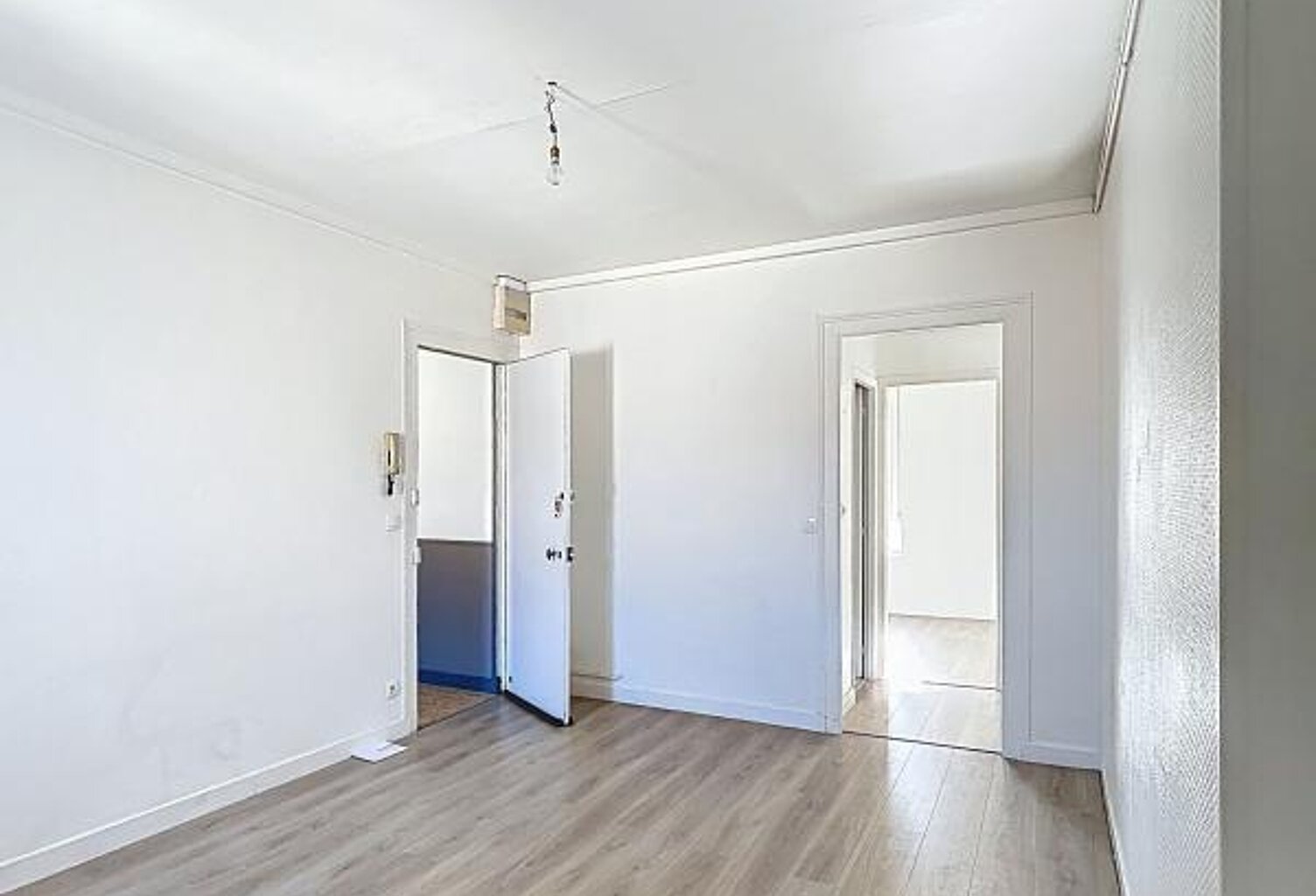 Appartement À Vendre — photo 1