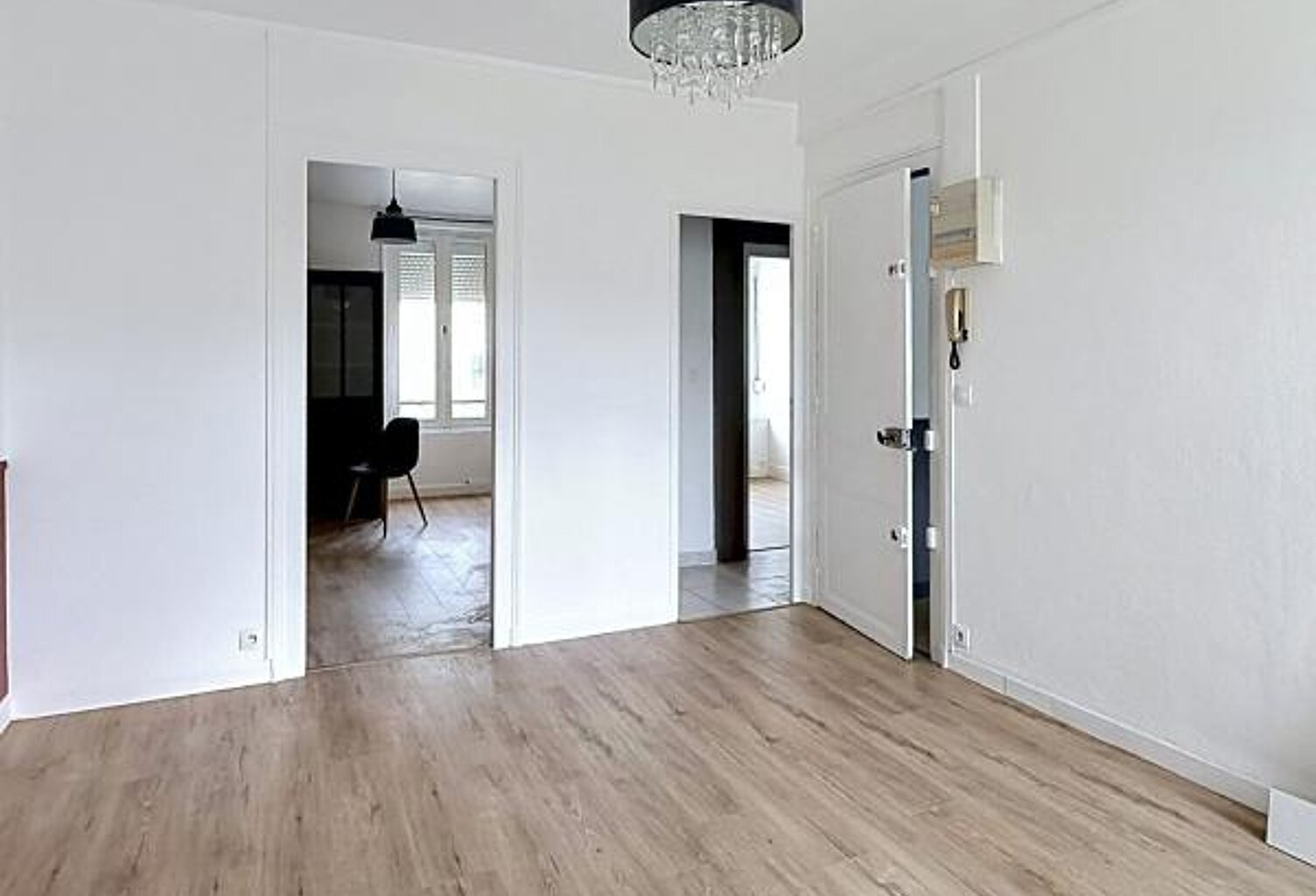 Appartement À Vendre — photo 1