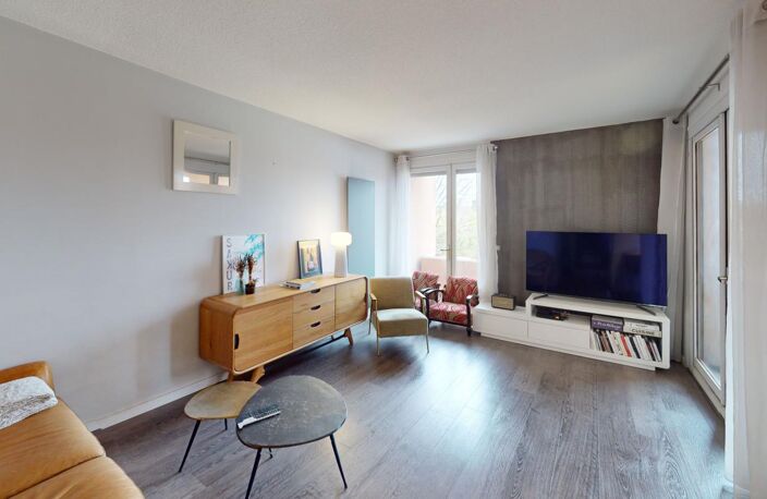 Appartement À Vendre T2 aux Pont des Demoiselles avec Terrasse — photo 2