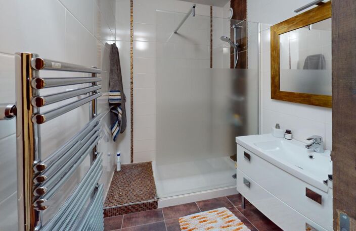 Appartement À Vendre T2 aux Pont des Demoiselles avec Terrasse — photo 4