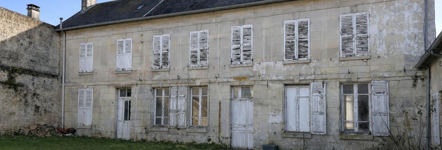 Immeuble  220 m² à vendre à Dommiers (02600)