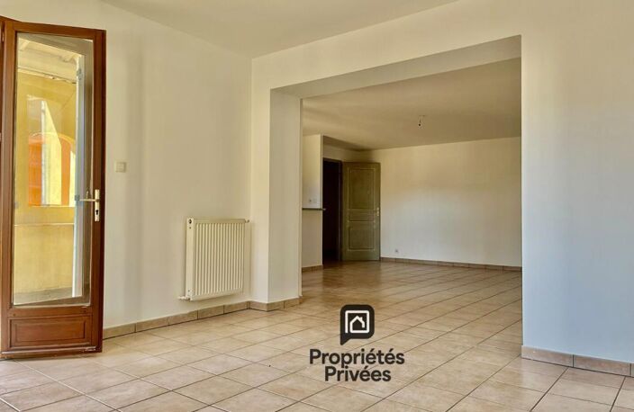 Nouveau Prix / 4 pièces lumineux + terrasse - Centre-ville Sisteron — photo 2