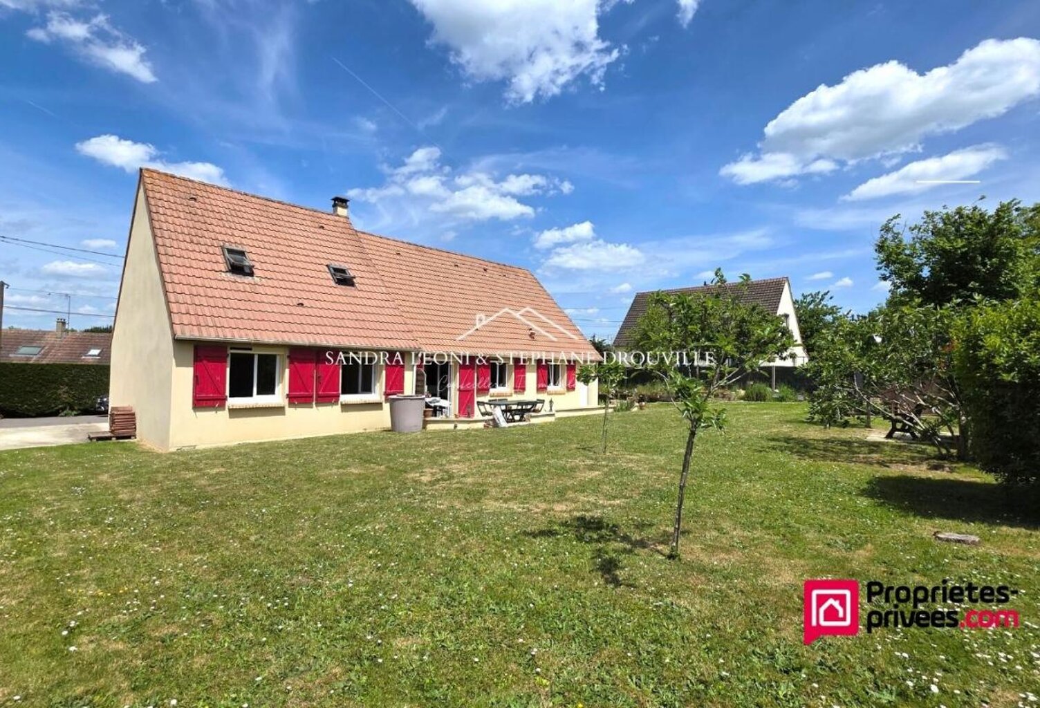 PROCHE DE MAINTENON - CHARTAINVILLIERS - CHARMANTE MAISON FAMILIALE 8 pièces -189 m² — photo 1
