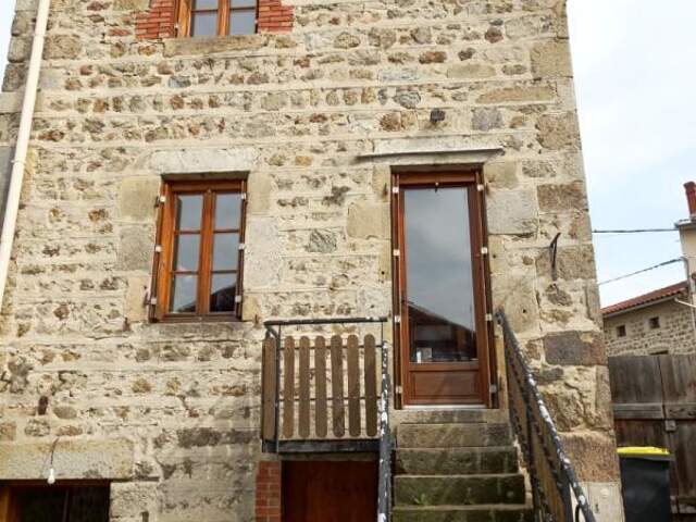 ESTIVAREILLES 42380 Belle Maison en pierre  4 chambres, dépôt  de 128 m² et 400m² de terrain plat — photo du bien