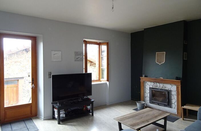 ESTIVAREILLES 42380 Belle Maison en pierre  4 chambres, dépôt  de 128 m² et 400m² de terrain plat — photo 5
