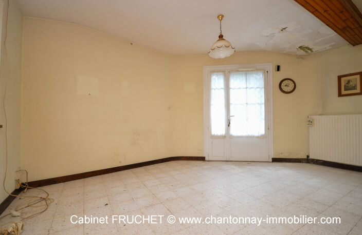 POUZAUGES : Ensemble de 2 logements à rénover — photo 3
