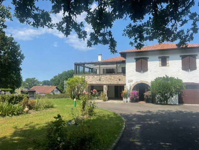 Villa / Maison  T7 à vendre Urrugne 64122