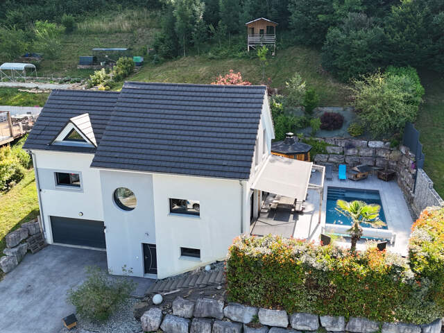 SAINT-HIPPOLYTE - MAGNIFIQUE MAISON AVEC VUE — photo du bien
