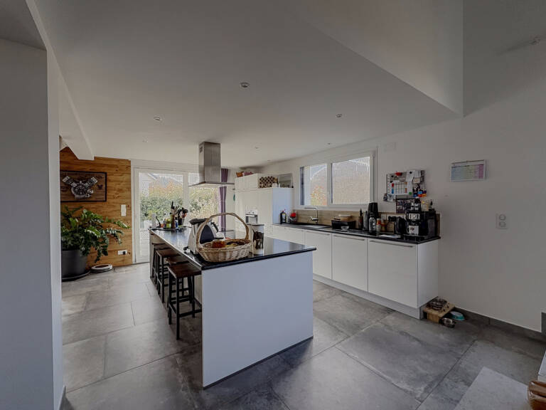 SAINT-HIPPOLYTE - MAGNIFIQUE MAISON AVEC VUE — photo 1