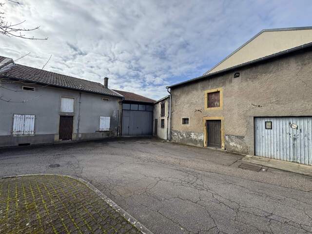 Maison + Granges et Garage — photo du bien