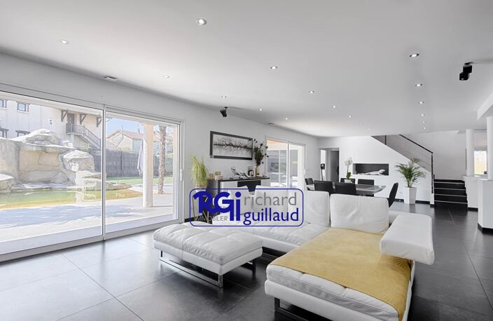 Villa 180 m² avec piscine — Séjour 72 m² — DPE B — 8 km Bourgoin — photo 5