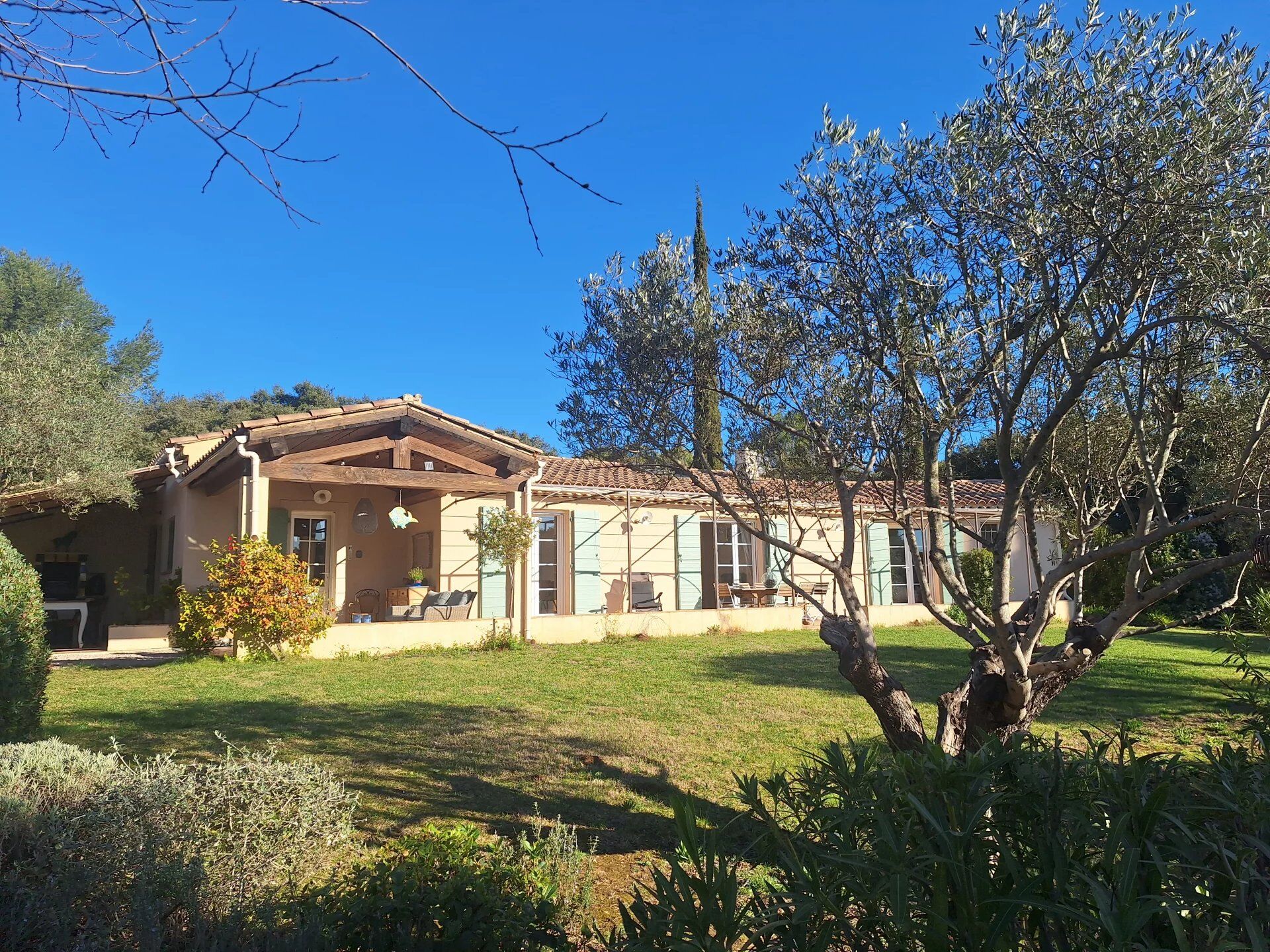 Villa / Maison  T5 à vendre Cotignac 83570