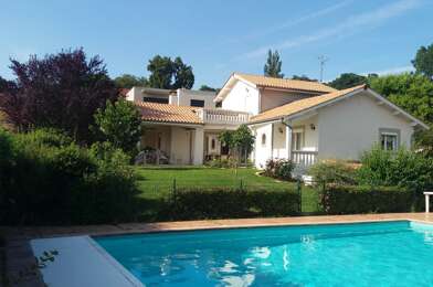 Maison 8 pièces 745000 €