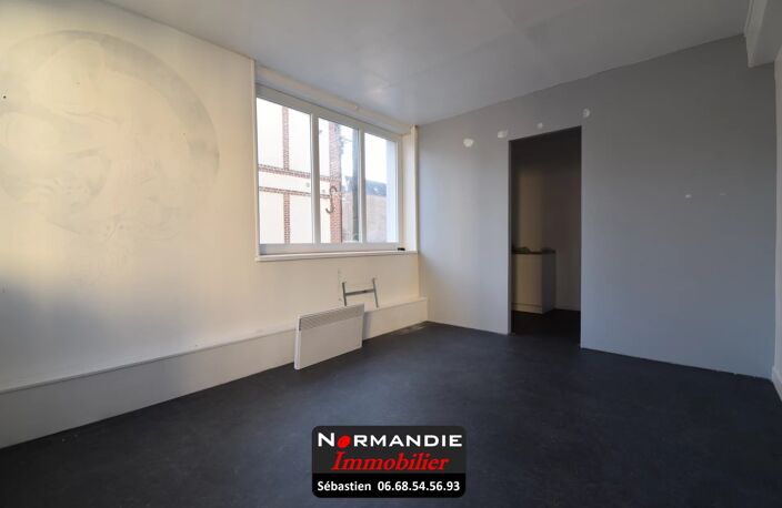 Local commercial — photo 2