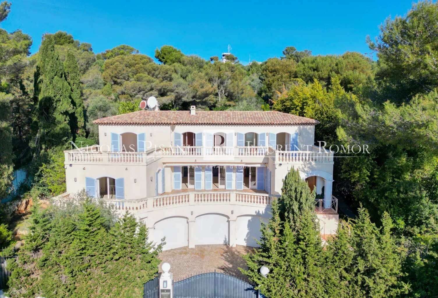 PROPRIETE A VENDRE A SAINT JEAN CAP FERRAT - VUE  MER - GRAND TE — photo 1