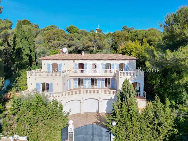 PROPRIETE A VENDRE A SAINT JEAN CAP FERRAT - VUE  MER - GRAND TE — photo du bien