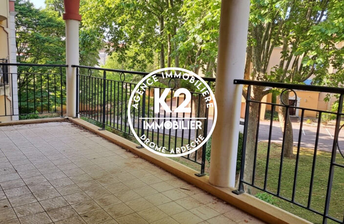 APPARTEMENT T3 - 83 M² - TERRASSE — photo 2