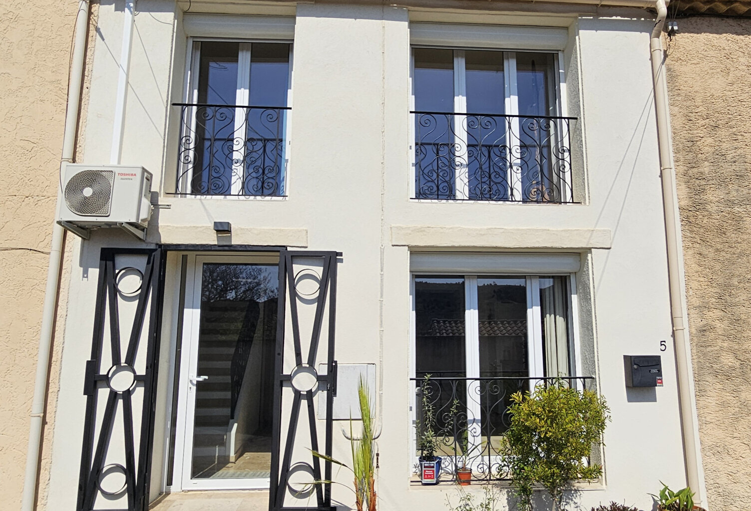A Gignac-la-Nerthe charmante maison de village T3 de 83 m2 — photo 1