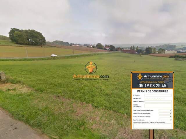 Beau terrain de 1400 m² — photo du bien
