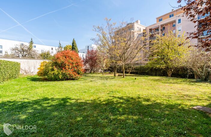 Beaux volumes pour ce T3 avec jardin en copropriété  - Secteur Gerland — photo 3
