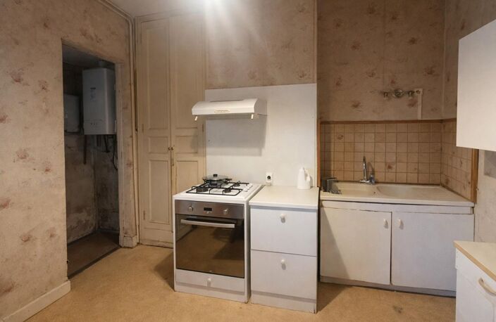 Maison en pierre avec jardin, fort potentiel à exploiter — photo 3