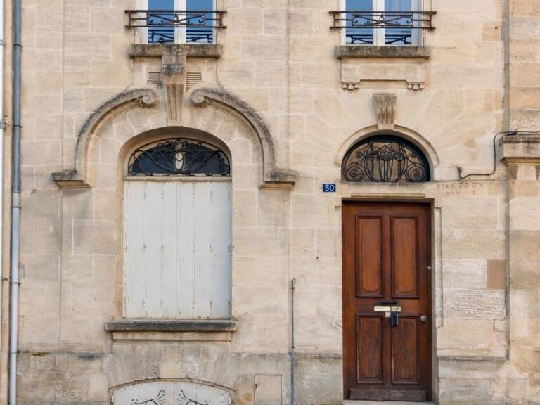 Maison en pierre de caractère, au cœur de la ville — photo 1