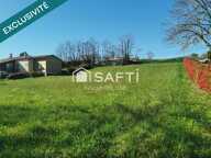 Situé à Lauzerte, ce terrain de 1 937 m² offre un cadre calme. Et un vrai charme. Celui d'un village médiéval reconnu pour son histoire et son authenticité. — photo 3