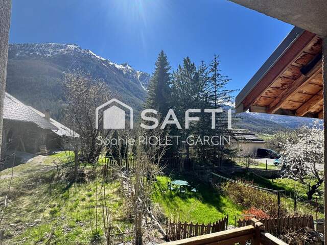 Bâtisse ancienne 435 m2 à réhabiliter entièrement au Monetier-les-Bains — photo du bien