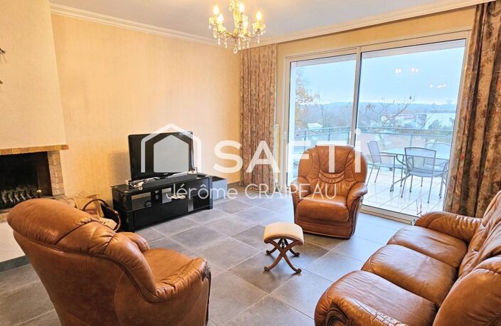 Proche écoles et services : Maison familiale avec 4 chambres et 2 garages. — photo 3