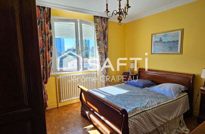 Proche écoles et services : Maison familiale avec 4 chambres et 2 garages. — photo 4